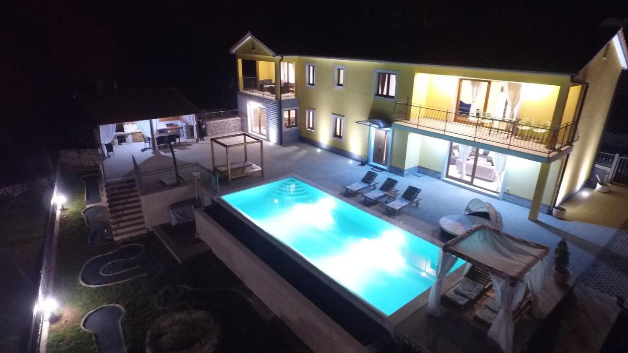 Villa Bambi Мощеничка-Драга Экстерьер фото