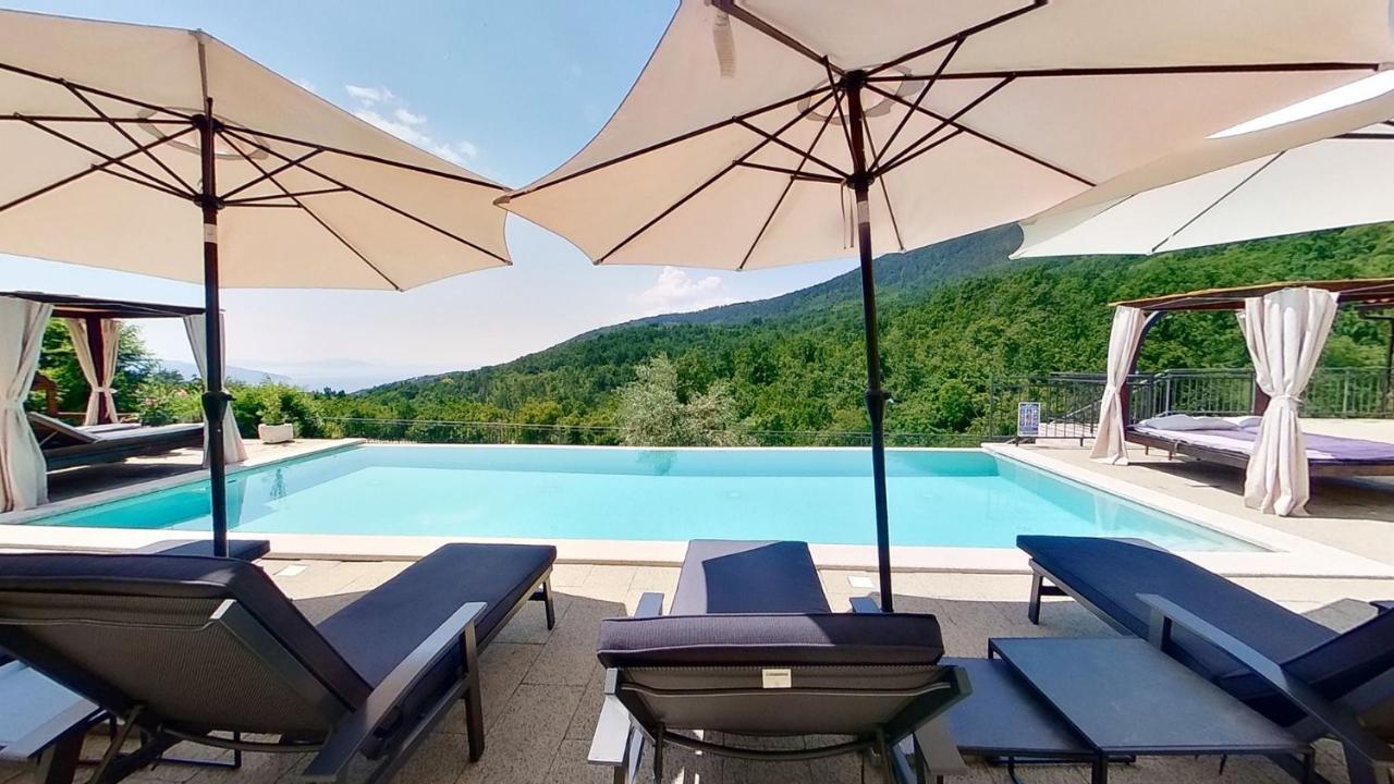 Villa Bambi Мощеничка-Драга Экстерьер фото