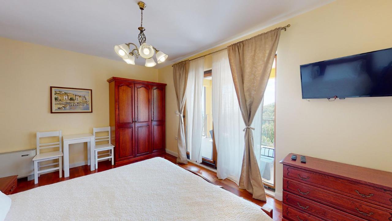 Villa Bambi Мощеничка-Драга Экстерьер фото