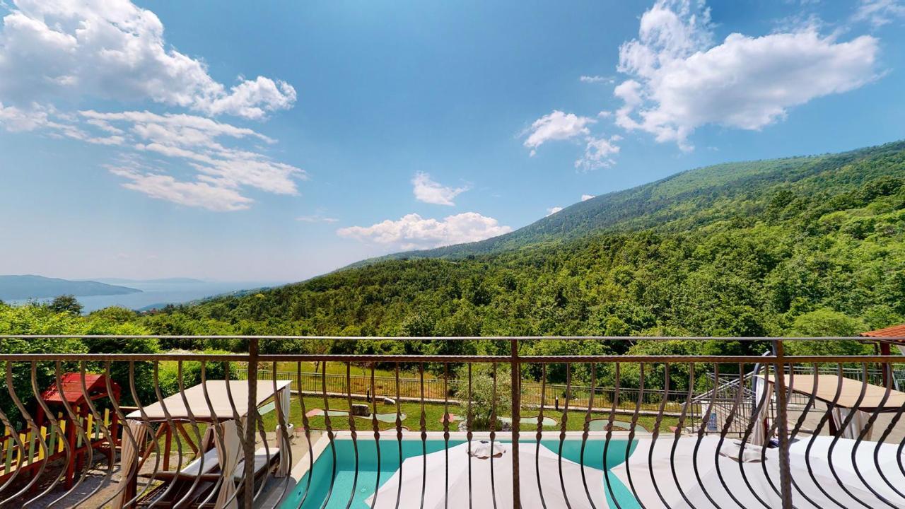 Villa Bambi Мощеничка-Драга Экстерьер фото