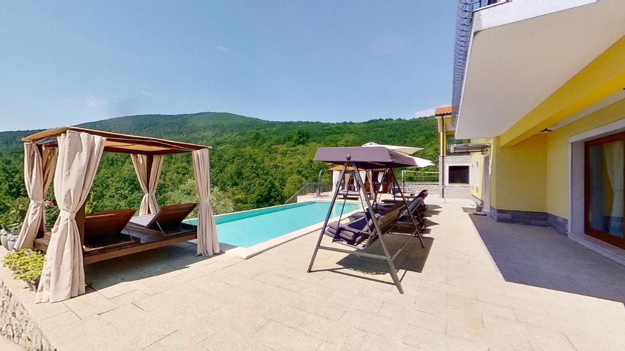 Villa Bambi Мощеничка-Драга Экстерьер фото