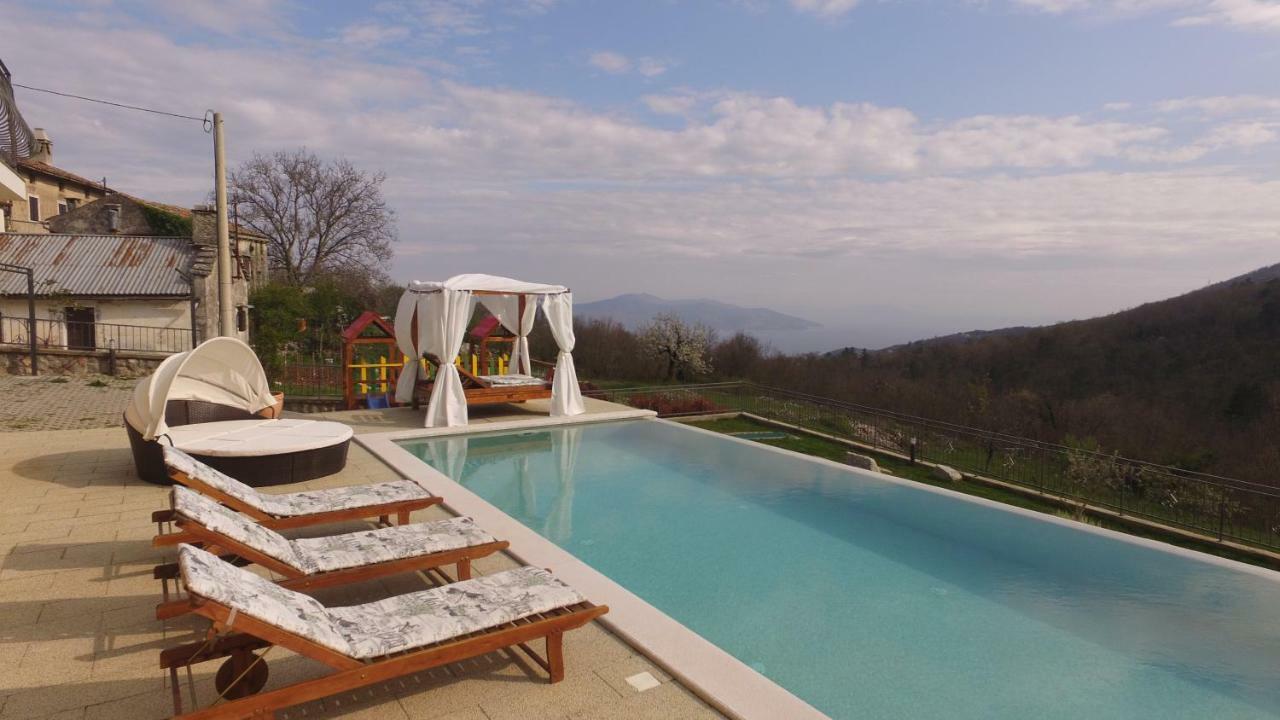 Villa Bambi Мощеничка-Драга Экстерьер фото